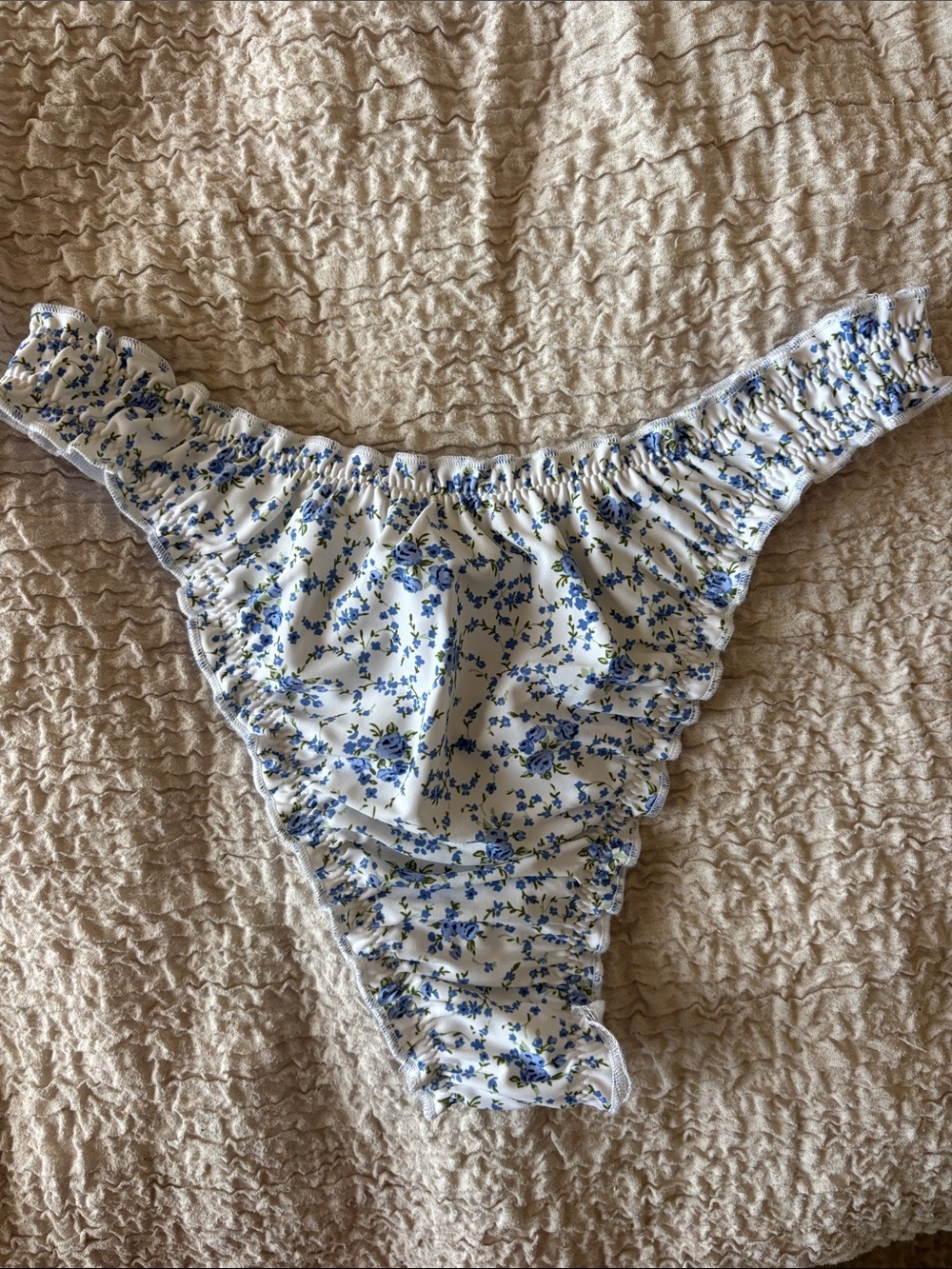 Motel Rocks White & Blue Floral Ruffle Triangle Bikini Set - Picture 4 of 5